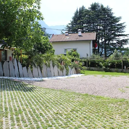 Garni Weingut Готель Мерано
