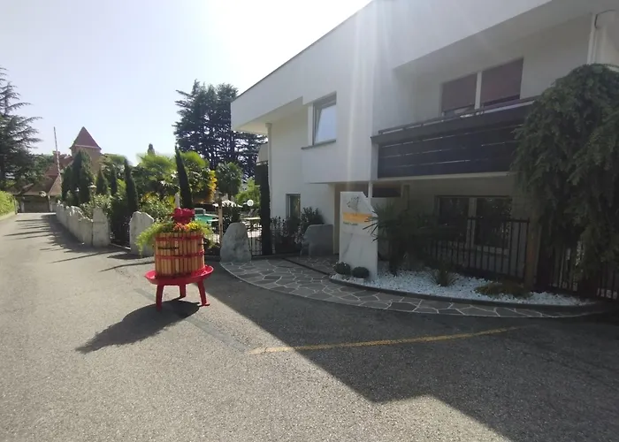 Hotel Garni Weingut Meran